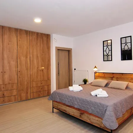 Brand New Cozy Basement *